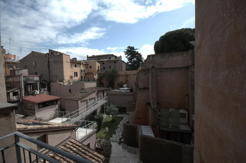 Hotel De Rome